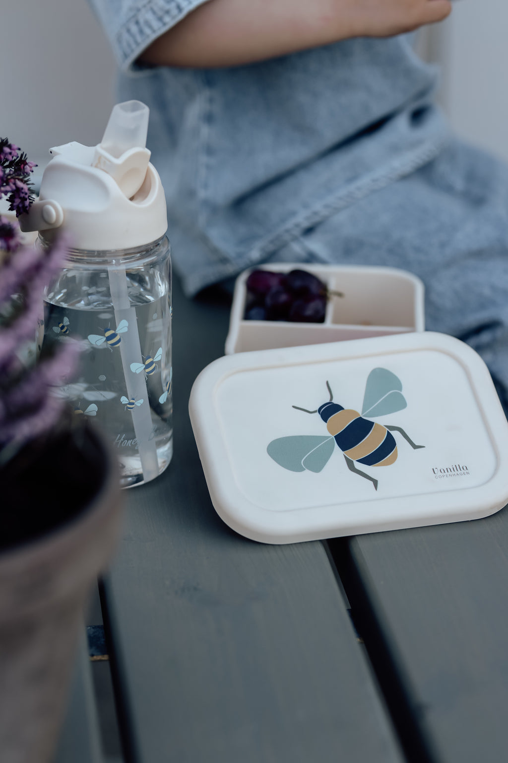 Lunch Box Honeybee